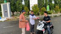 Baksos Ramadan, Satreskrim Polres Boalemo Bagikan Takjil