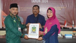 Bawa Berkas 25 Bacaleg, Kisman Datang Sendiri ke KPU Boalemo