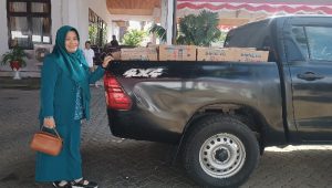 TP PKK Boalemo Bantu Air Mineral ke 2 Desa Yang Terdampak Kekeringan