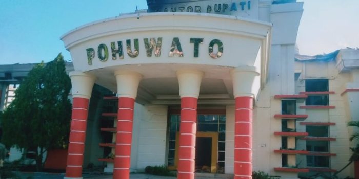 Murka! Demonstran Bakar Kantor Bupati Pohuwato