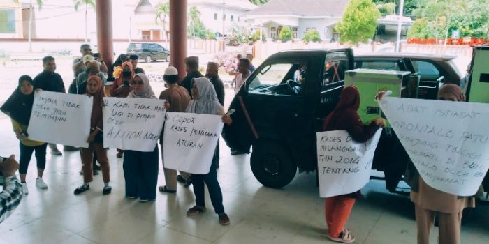 Persoalan Kades Diloato, Mundur atau Diberhentikan?
