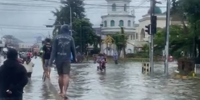 Bajir Gorontalo Rendam 6 Kecamatan, Warga Terpaksa Mengungsi