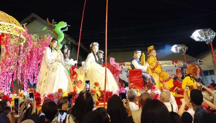 Ratusan Warga Gorontalo Padati Atraksi Barongsai