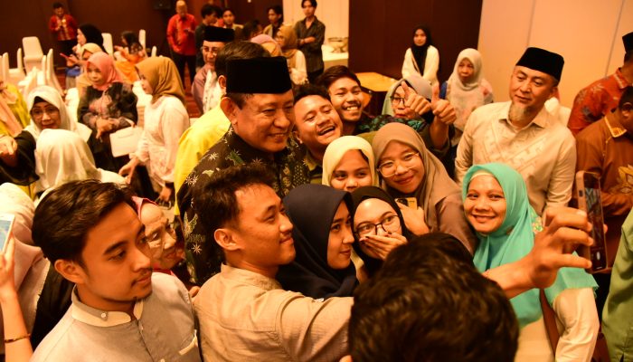 Gusnar Ismail Semangati Generasi Gorontalo yang Lagi Timba Ilmu di Palu