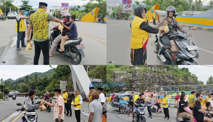 Hari ke-26 Ramadan, Golkar Boalemo Bagikan Takjil