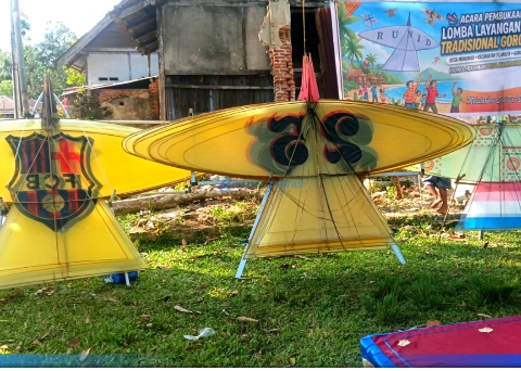 Warga Mohungo Gelar Lomba Layang-Layang Bulia
