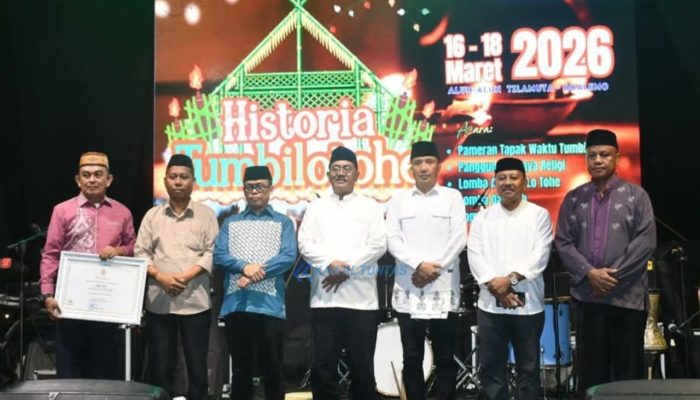 Iwan Woluwo Hadiri Pembukaan Historia Tumbilotohe di Alun-Alun Tilamuta